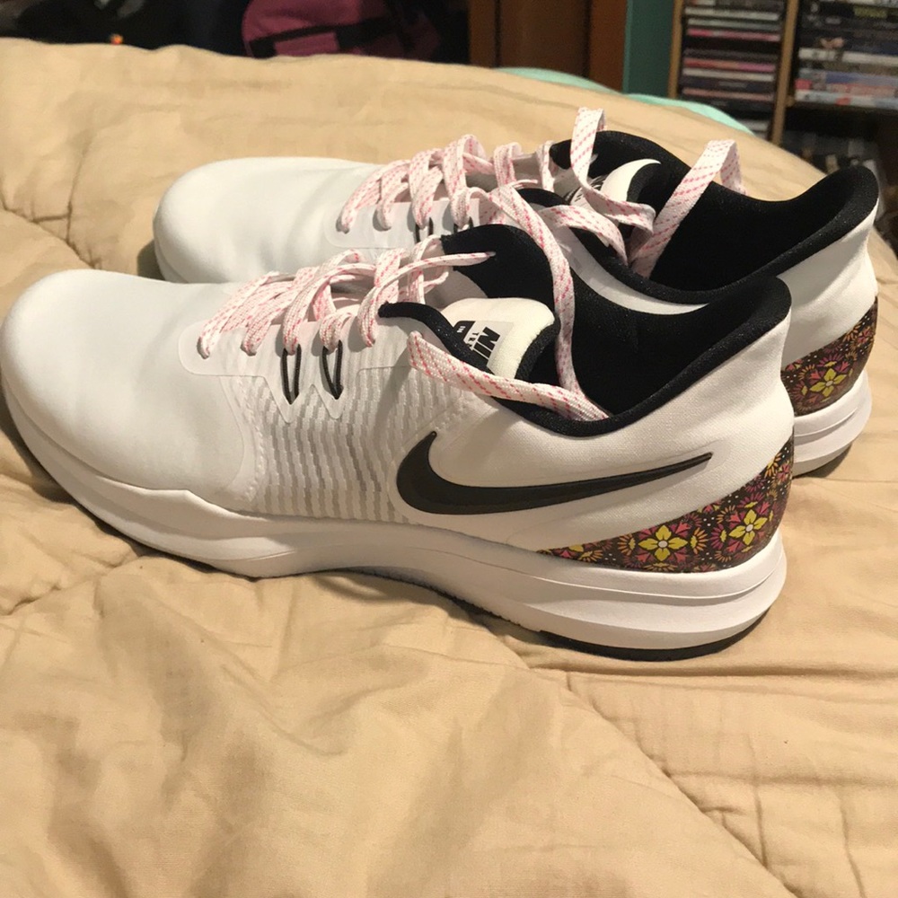 NWT NIKE SHOES